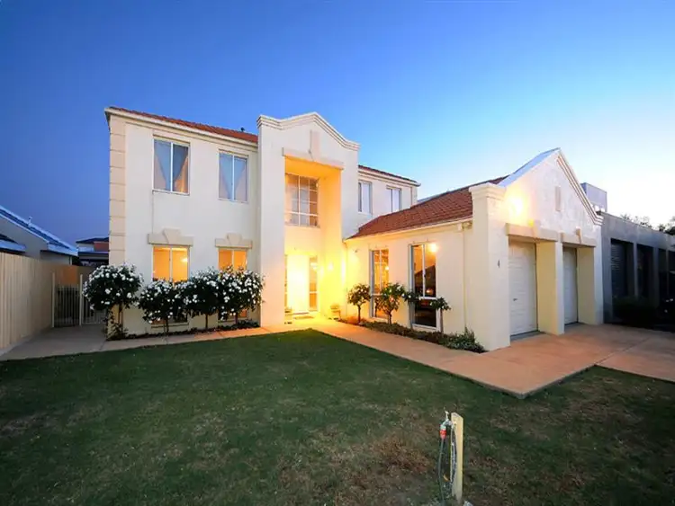 4 Stephanie Court, Patterson Lakes VIC 3197