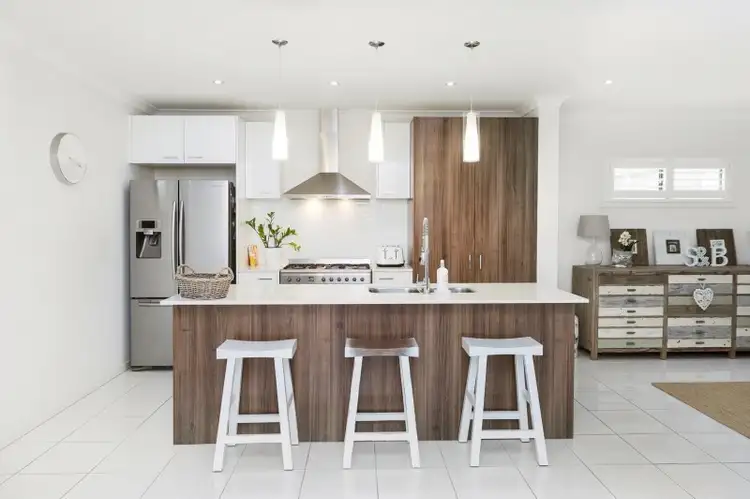 32 Azure Way, Hope Island QLD 4212