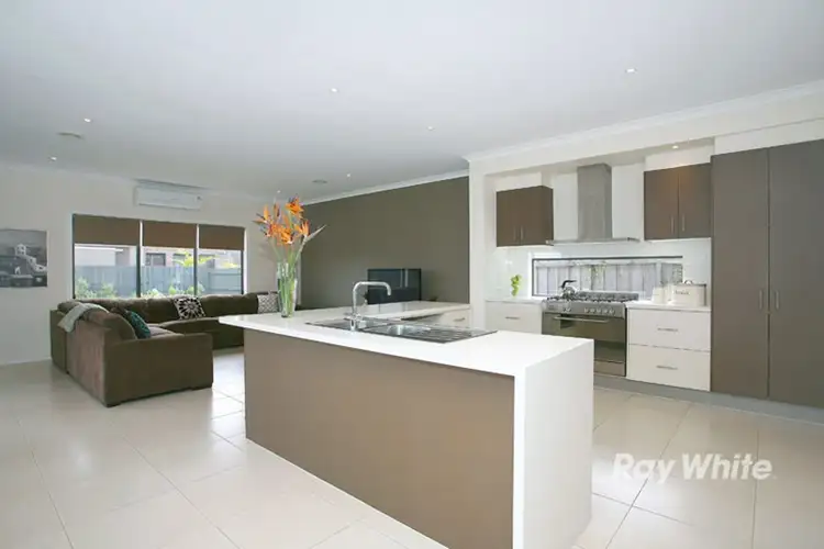 Fifth view of Homely house listing, 2 Dalray Street, Sandhurst VIC 3977