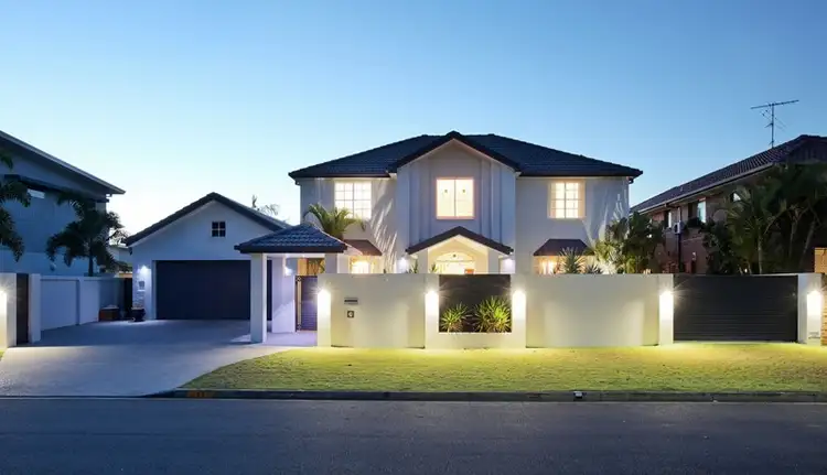 11 St Raphael Terrace, Sorrento QLD 4217