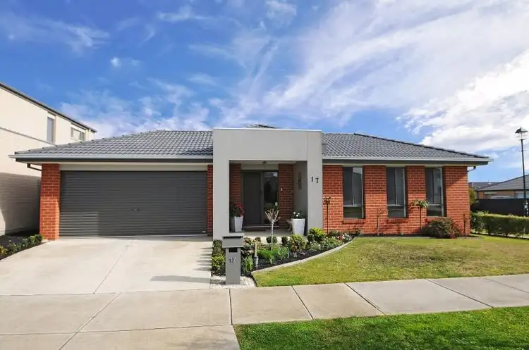 17 Lily Way, Skye VIC 3977