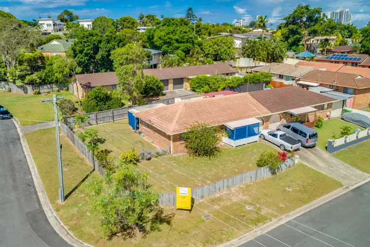 1/39 Terrigal Crescent, Southport QLD 4215