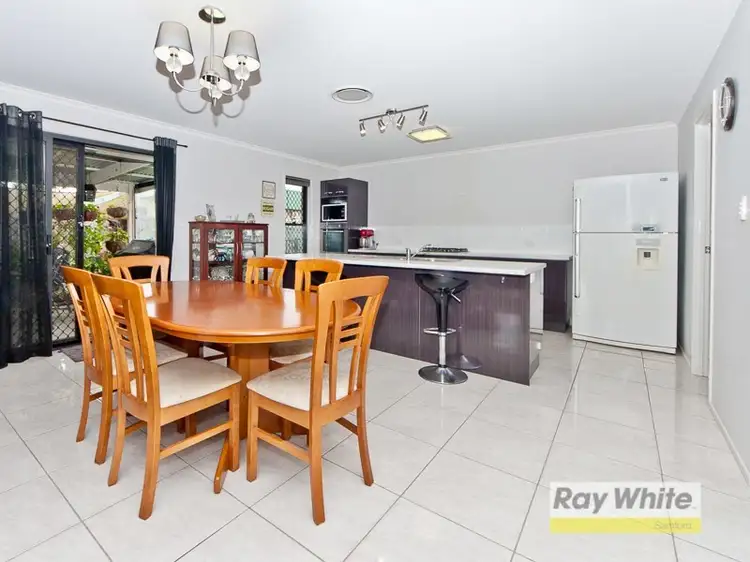 8 Village Lane, Samford Village QLD 4520