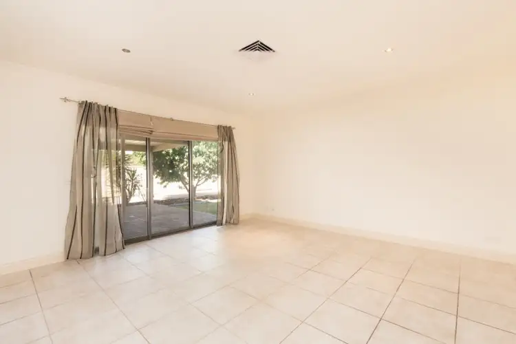 Seventh view of Homely house listing, 8 Bakogiannis Court, Mildura VIC 3500