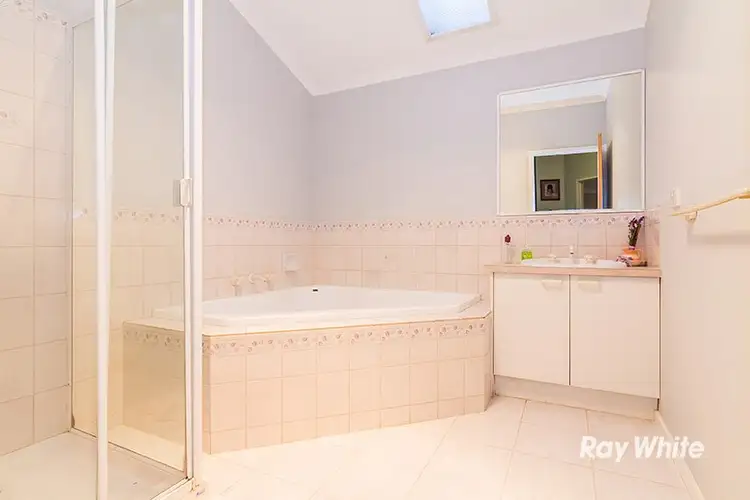 Seventh view of Homely house listing, 18 Lowther Court, Cranbourne North VIC 3977