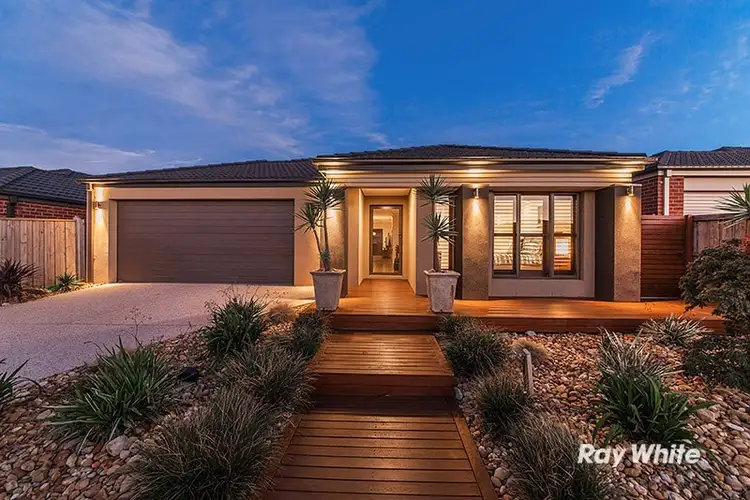 25 Valencia Circuit, Cranbourne VIC 3977