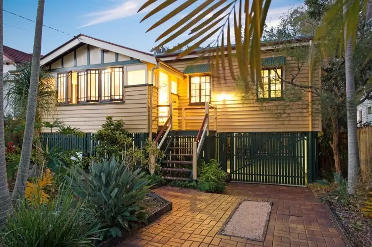 17 Fletcher Parade, Bardon QLD 4065