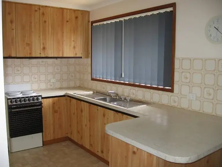 Fourth view of Homely house listing, 2/13 Hart Street, Rochester VIC 3561