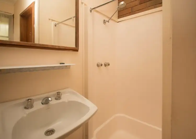 Fifth view of Homely unit listing, 2/23 Longley Street, Alfredton VIC 3350