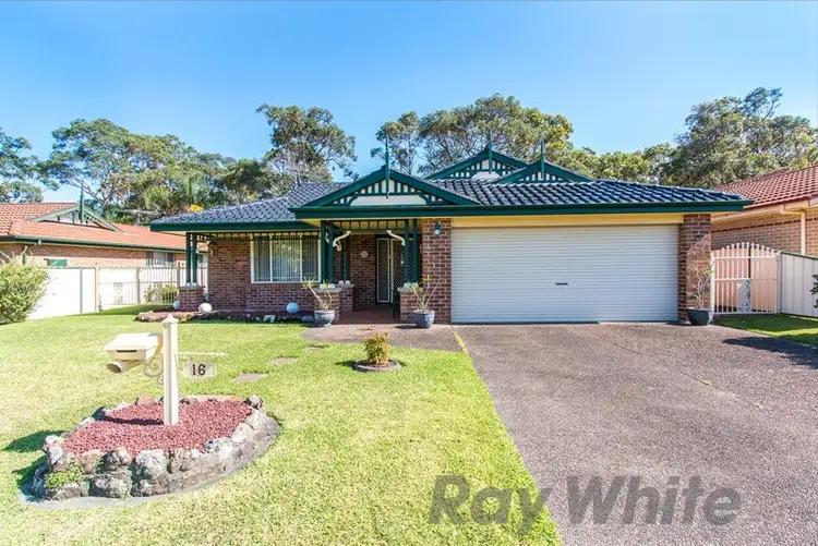 16 New York Avenue, Warners Bay NSW 2282