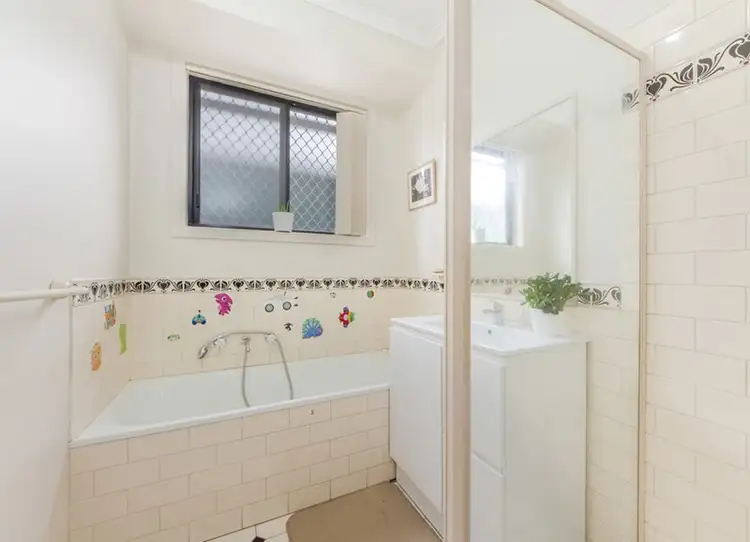 Seventh view of Homely house listing, 17 Aquamarine Court, St Albans VIC 3021