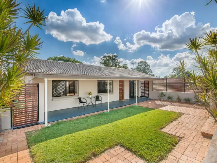 42 Lewana Street, Mansfield QLD 4122