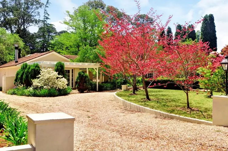 8 Hurlingham Avenue, Burradoo NSW 2576