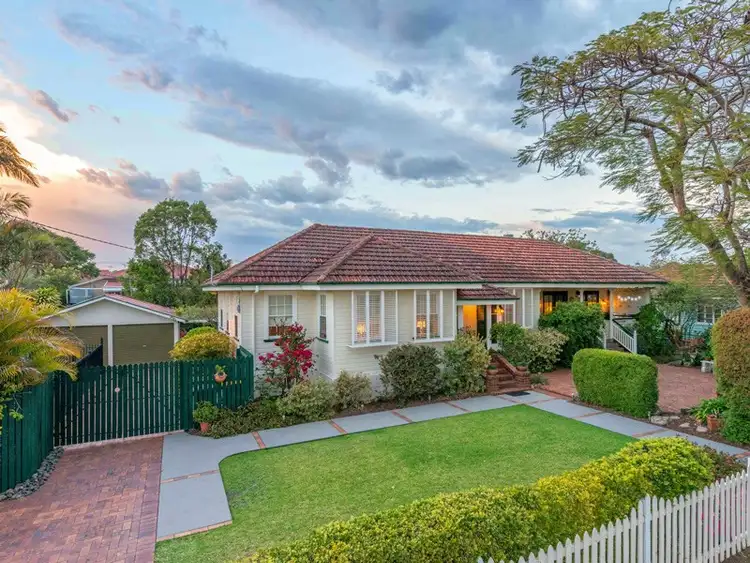 33 Murton Avenue, Holland Park QLD 4121