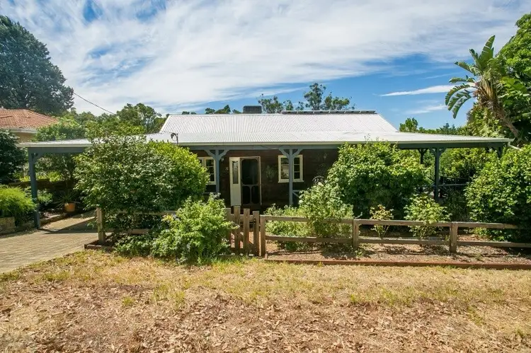 25 Nairn Road, Bickley WA 6076