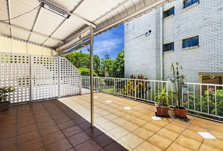 Main view of Homely unit listing, 2/93 Iluka Avenue, Buddina QLD 4575