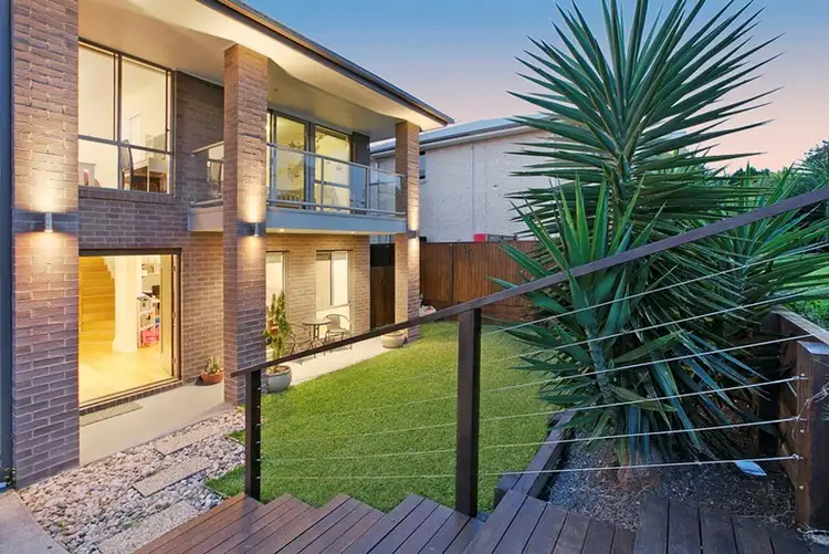 Second view of Homely house listing, 5 Yeates Close, Carindale QLD 4152
