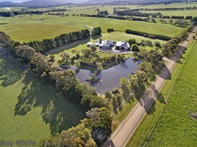127 Black Range Road, Romsey VIC 3434