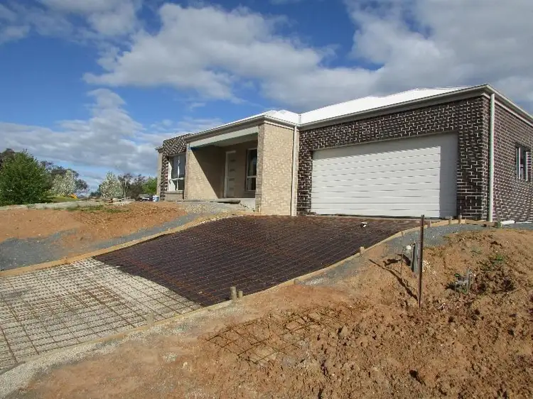 32 Cornwall Avenue, Lavington NSW 2641