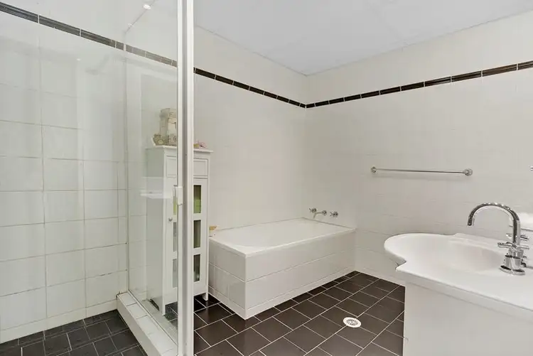 Fourth view of Homely unit listing, 2/98 Starkey Street, Killarney Heights NSW 2087
