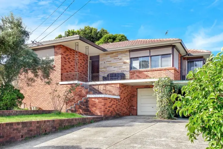 8 Palmerston Road, Fairfield West NSW 2165