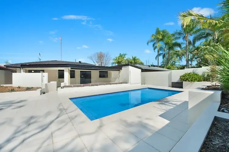 6 Tiwi Street, Sorrento QLD 4217