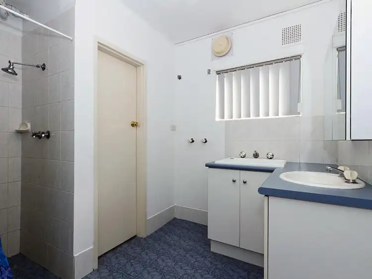Sixth view of Homely unit listing, 2/21 Gretham Road, Westminster WA 6061