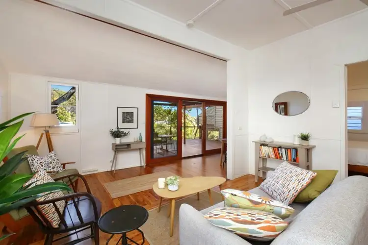 6 Flora Avenue, Hardys Bay NSW 2257