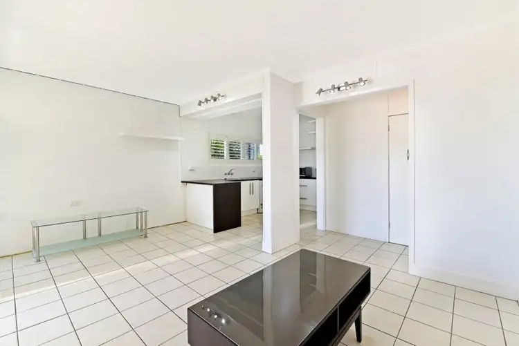 Sixth view of Homely unit listing, 4/107 Stanhill Drive, Chevron Island QLD 4217