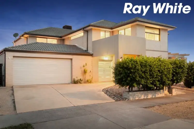 9 Greenway Drive, Pakenham VIC 3810