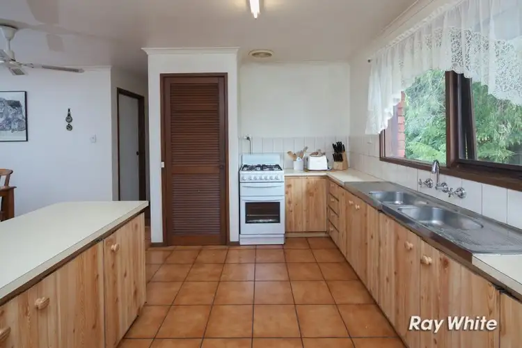 Fifth view of Homely house listing, 5 Birtinya Court, Frankston VIC 3199