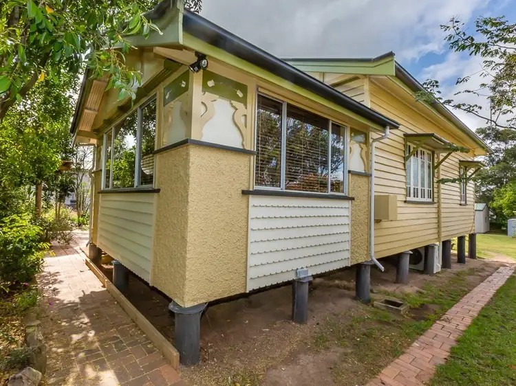 29 Curnow Street, Crows Nest QLD 4355