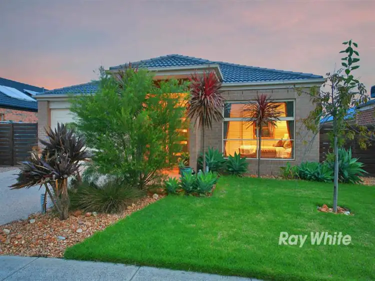 9 Locky Grove, Lyndhurst VIC 3975