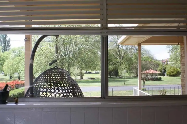 122 West, Glen Innes NSW 2370