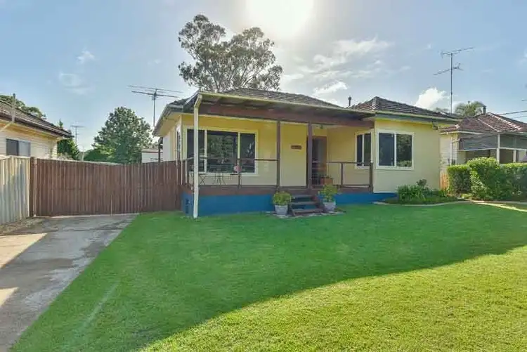18 Chisholm Crescent, Bradbury NSW 2560