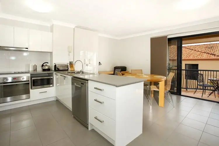 Sixth view of Homely unit listing, 39 'Waverley Apartments' 16 Waverley Street, Southport QLD 4215