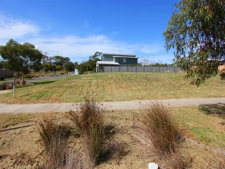 41 Seagrove Way, Cowes VIC 3922