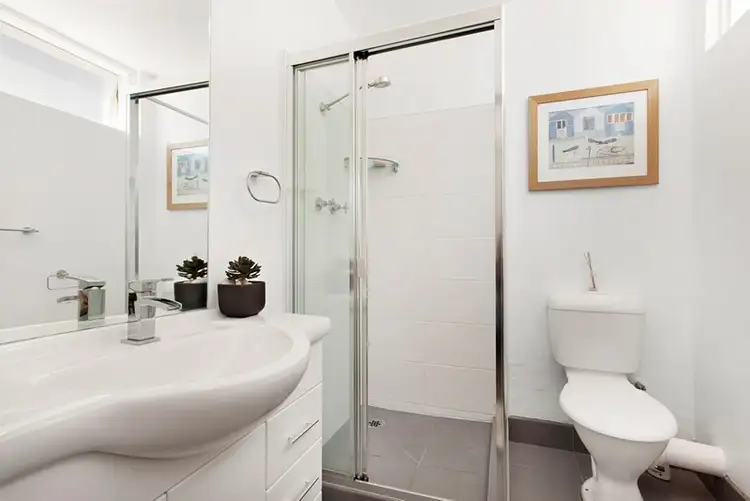Fourth view of Homely apartment listing, 1/33 Woolton Avenue, Thornbury VIC 3071