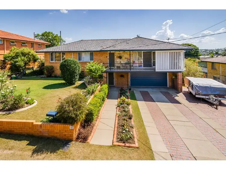 20 Koumala Street, Mansfield QLD 4122