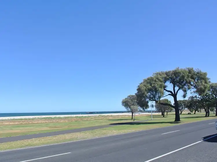 Second view of Homely house listing, 5 Marine Parade, Kingston Se SA 5275
