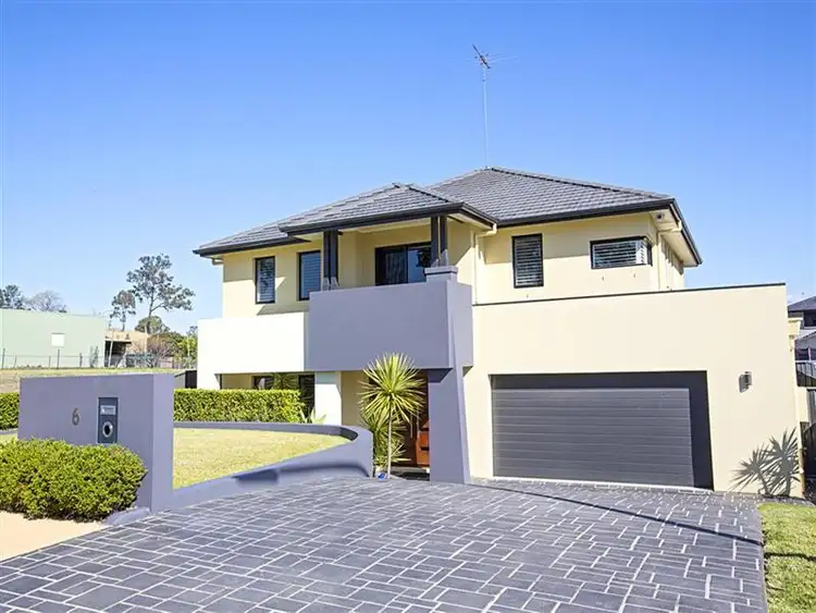 6 Harold Bentleys Way, Glenmore Park NSW 2745