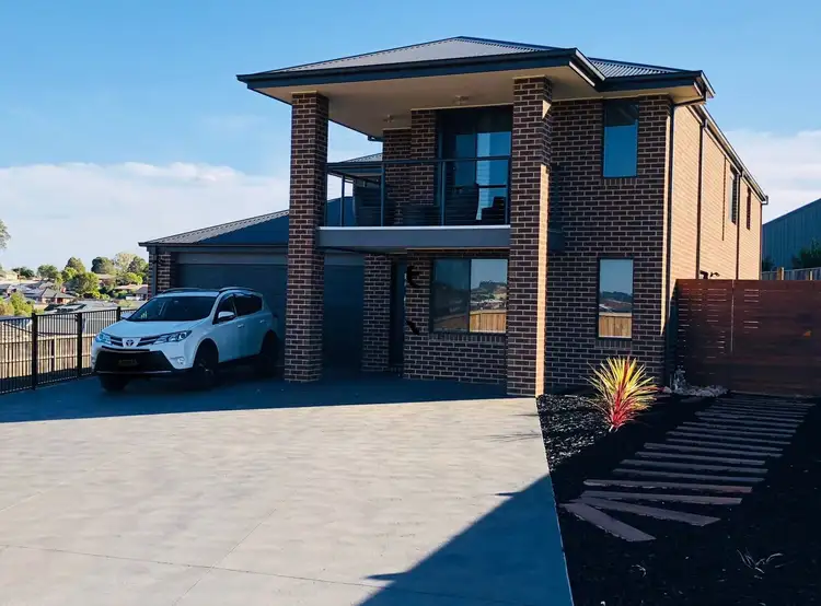 18 Sloane Square, Drouin VIC 3818