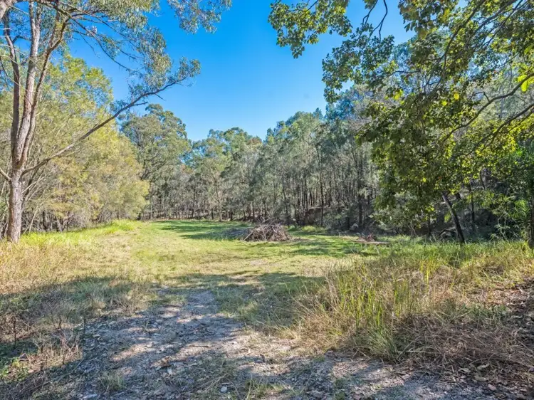 8 Alperton Road, Burbank QLD 4156