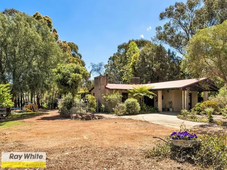 7 Eatts Road, Roleystone WA 6111