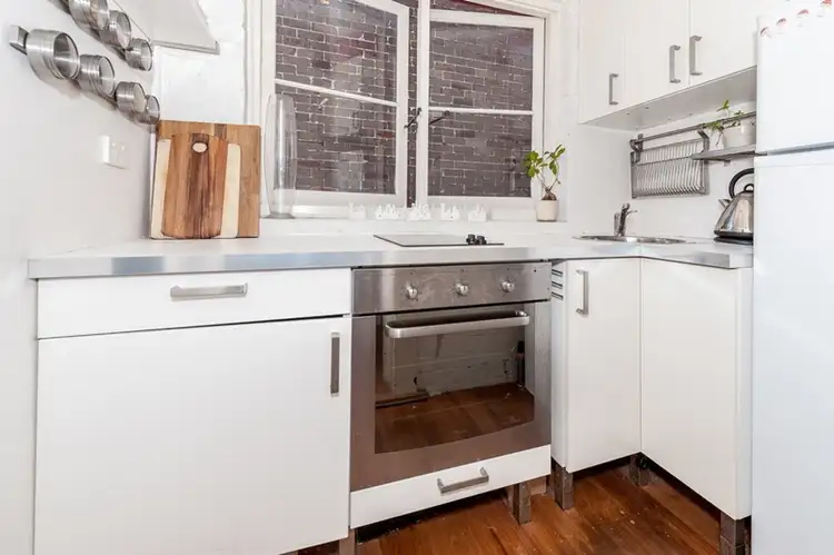 Third view of Homely studio listing, 5/39 Roslyn Street, Elizabeth Bay NSW 2011