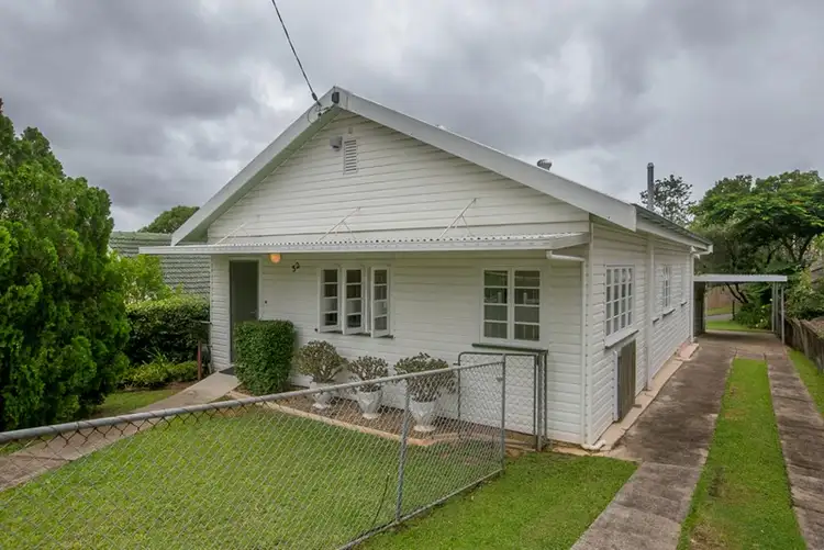 52 Hockings Street, Holland Park West QLD 4121