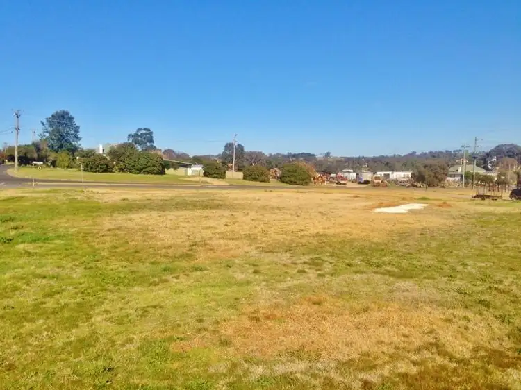 11 Templemore Street, Young NSW 2594