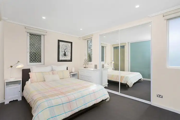 Fifth view of Homely apartment listing, 2/76 Merlin Street, Neutral Bay NSW 2089
