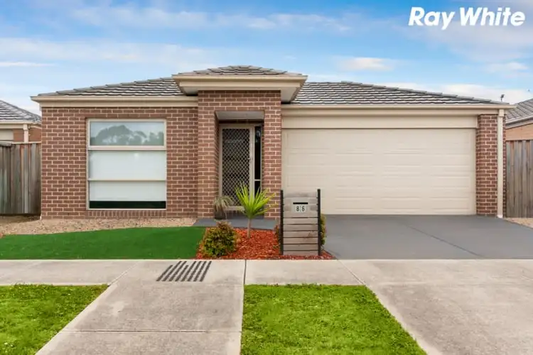 86 Fallingwater Drive, Pakenham VIC 3810