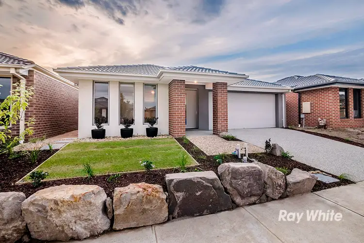 9 Cubbie Way, Clyde North VIC 3978